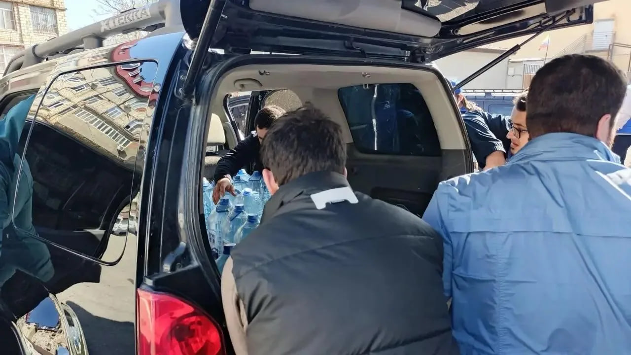 Студенты и педагоги Автомобильно-дорожного колледжа помогают пострадавшим от стихии в Махачкале